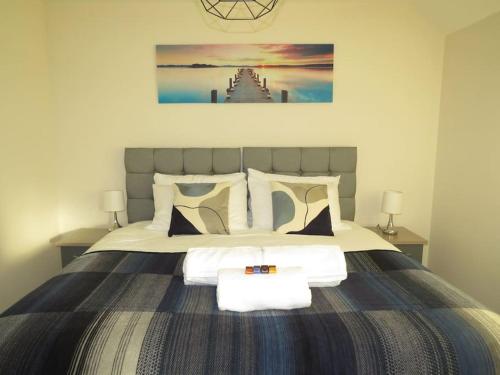 Impeccable Home with Parking — 4-Star Luxury Hotel in Bristol, United Kingdom