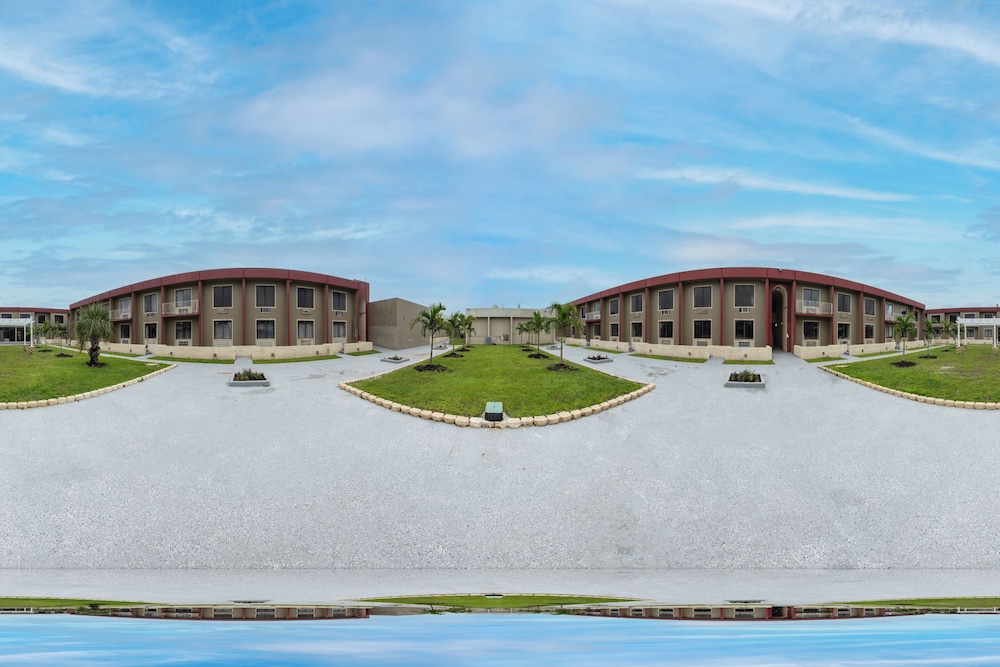 OYO Hotel Orlando Airport - photo 37