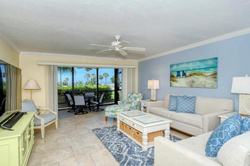 Crescent Royale Condominiums 1C — 4-Star Luxury Hotel in Siesta Key, United States