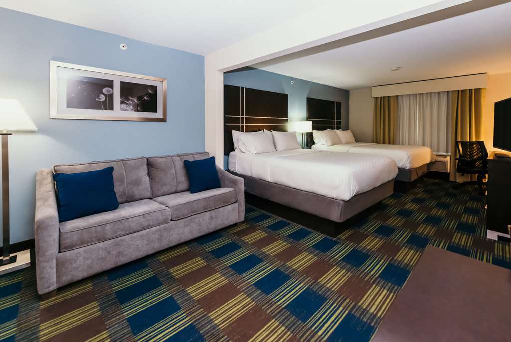 La Quinta Inn & Suites by Wyndham Ankeny IA Des Moines IA - photo 18