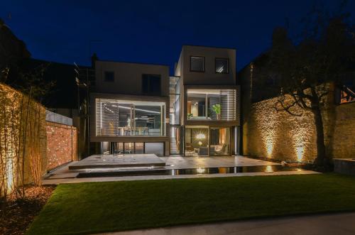 Contemporary home in historic town — 4-Star Luxury Hotel in Woodstock, United Kingdom