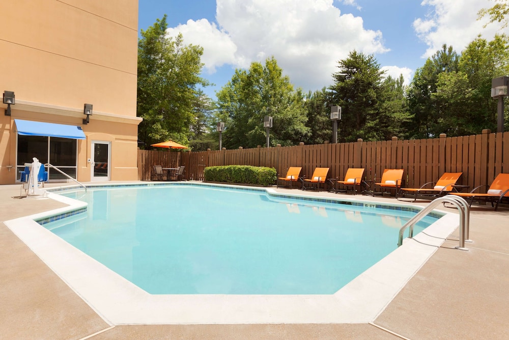 Embassy Suites by Hilton Atlanta Airport - photo 21