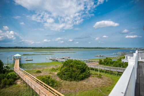Pier Pleasure by Oak Island Accommodations - photo 29