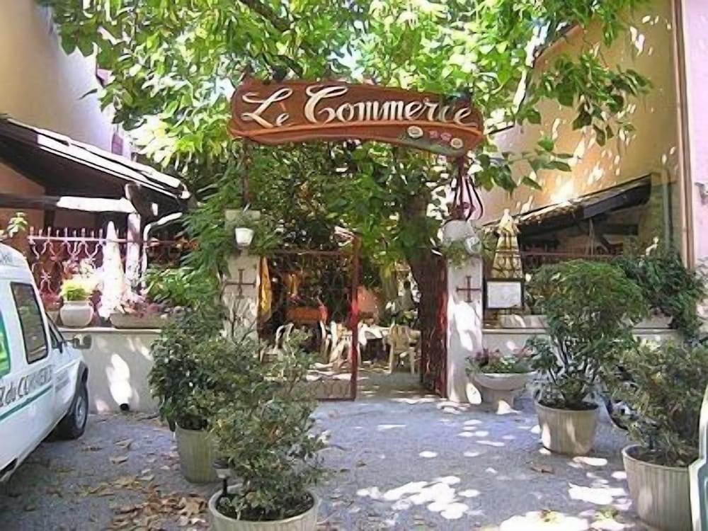 Hotel Le Commerce - carbon neutral hotel in Mirepoix