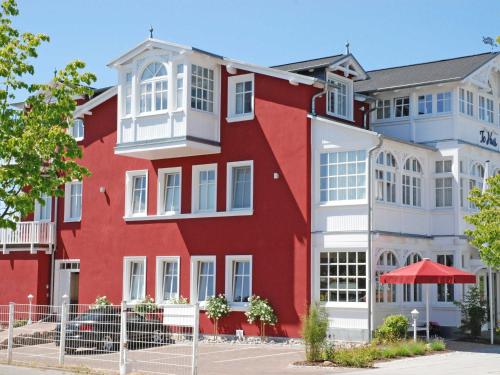Villa To Hus in Sellin Appartement 05 im DG mit Kamin und Balkon — 4-Star Luxury Hotel in Ostseebad Sellin, Germany