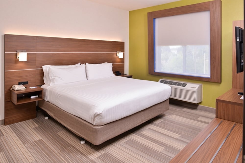 Holiday Inn Express & Suites Albany by IHG - photo 8