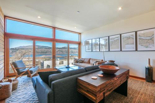 A Loft Amazing Views Rooftop Deck Steps To Downtown — Hood River