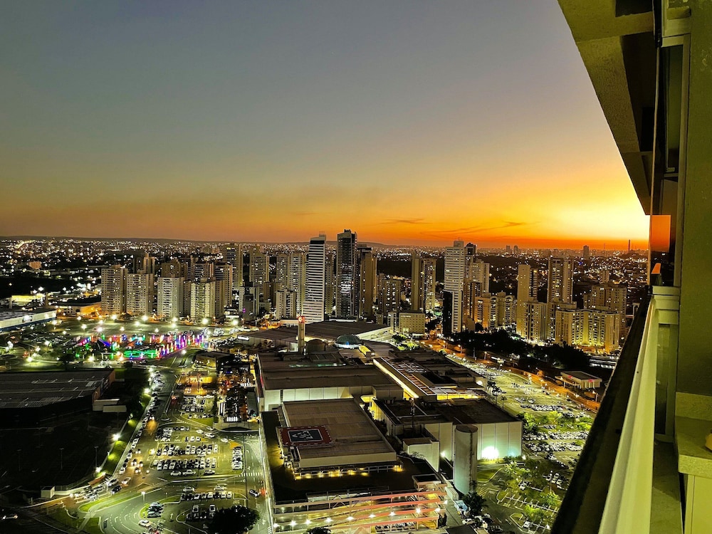 Apto Moderno com Vista Fantástica do Flamboyant — 4-Star Luxury Hotel in Goiania, Brasil