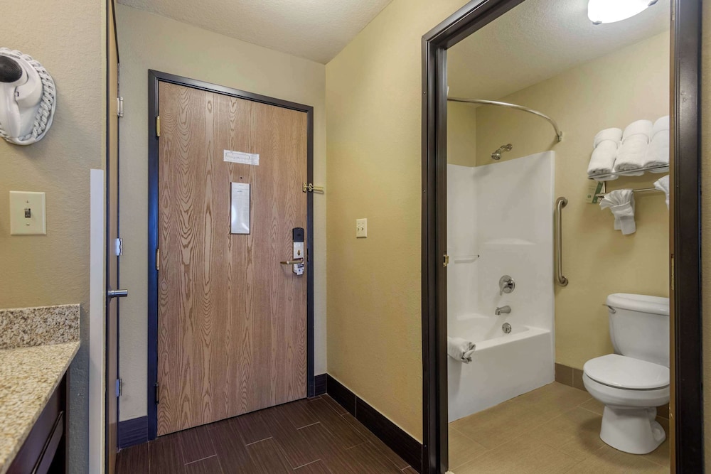 Comfort Inn & Suites Pittsburg KS - photo 8