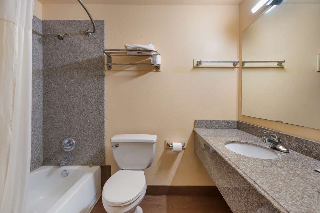 Relax Inn and Suites - photo 14
