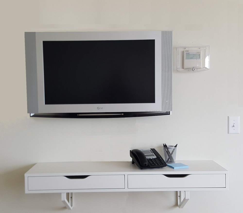 Le Cabanon Motel - photo 35