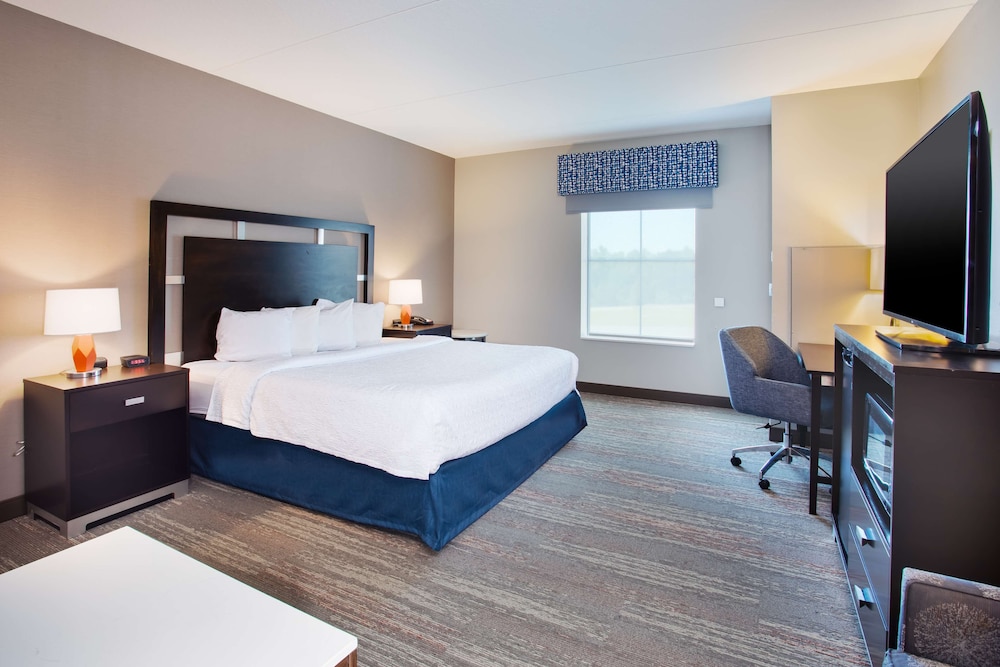 Hampton Inn & Suites Columbia Southeast Ft. Jackson - photo 6
