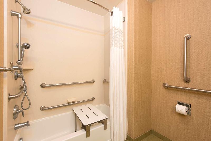 Hampton Inn & Suites Crawfordsville - photo 45
