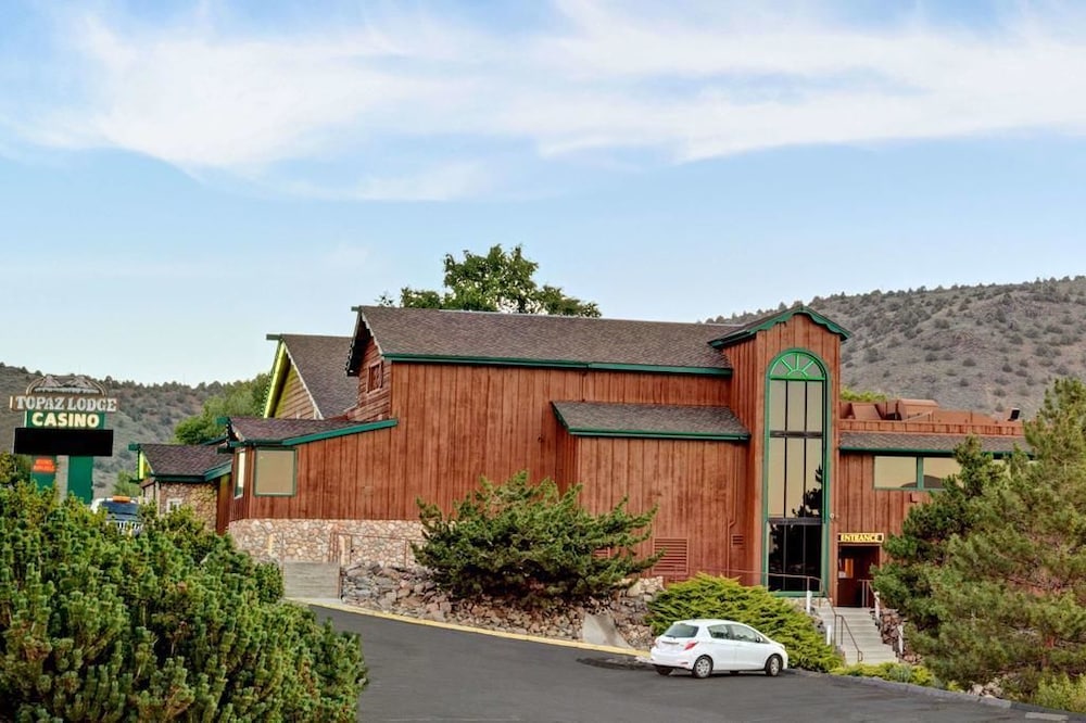 Topaz Lodge - featured photo