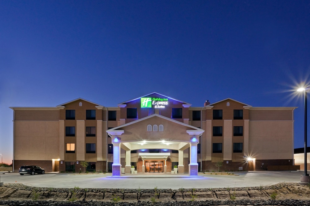 Holiday Inn Express Hotel and Suites Deming Mimbres Valley - photo 31