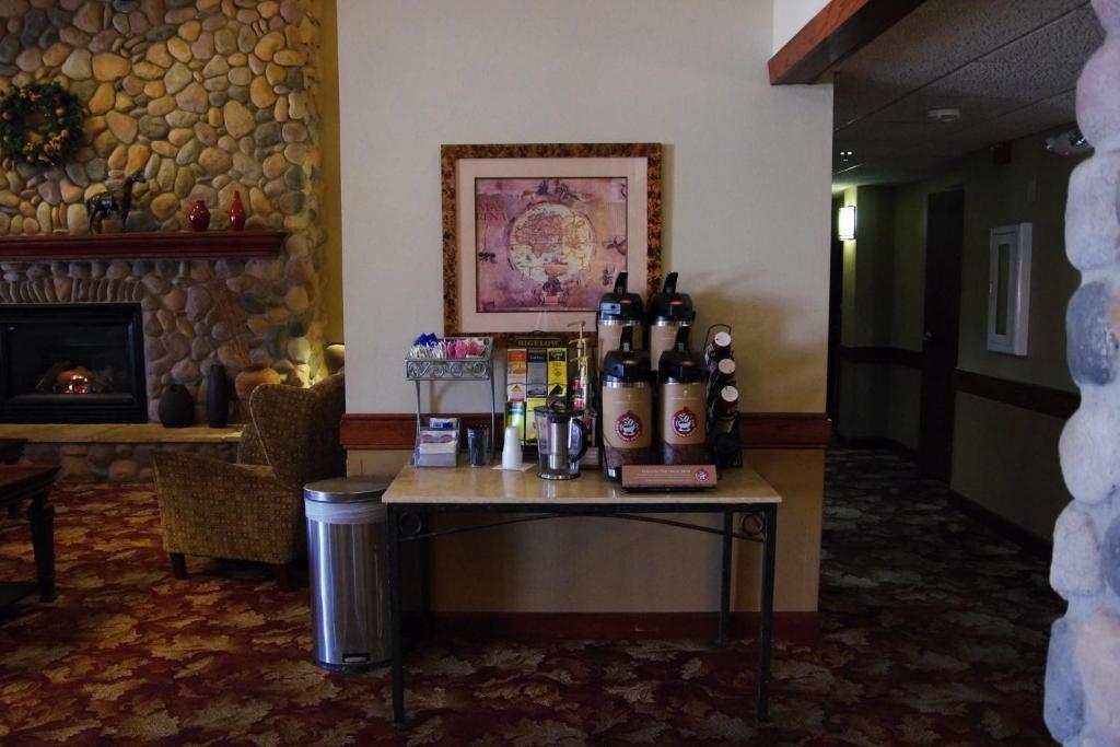 Red Lion Inn & Suites Grimes - photo 28