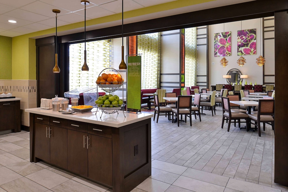 Hampton Inn & Suites Dallas Market Center - photo 55
