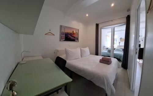 Suite Moulin de la Calade Tower View Heart of Provence & AC — hotel in Le Luc