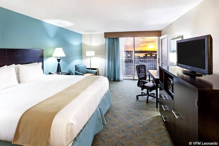Best Western Plus Charleston Downtown Hotel - photo 8