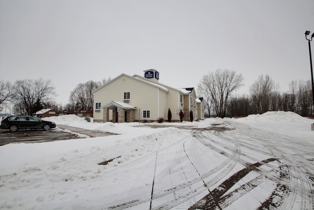 Cobblestone Inn & Suites Brillion - photo 53