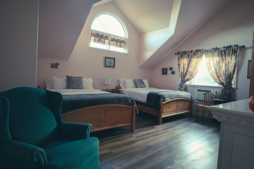 Tucker Peak Lodge - photo 9