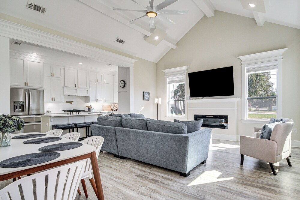 Steps to Beach: Modern Gulfport Getaway in Gulfport, United States