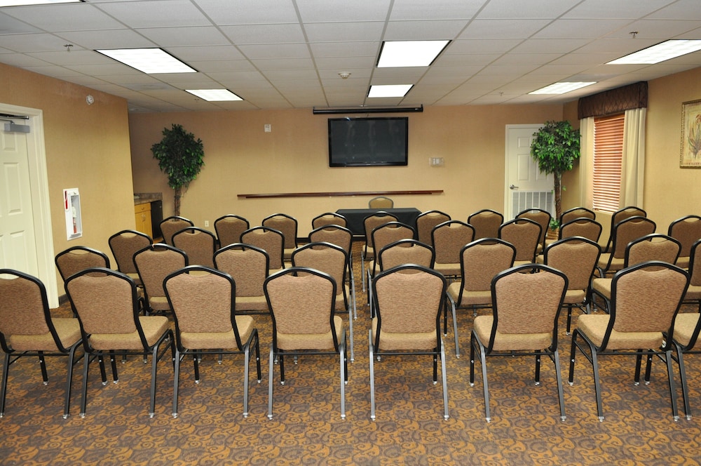 Holiday Inn Express Las Vegas Nellis by IHG - photo 24
