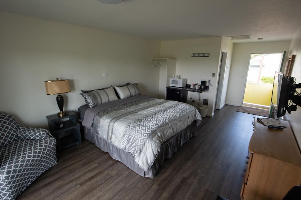 Pacific City Inn - photo 13