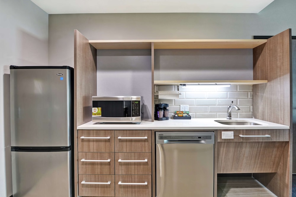 Home2 Suites by Hilton Pecos - photo 21