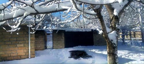 Qusarda günlük bağ evi in Qusar, Azerbaijan