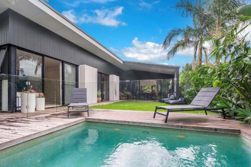 Melaleuca luxury 4BR retreat with pool — hotel in Suffolk Park