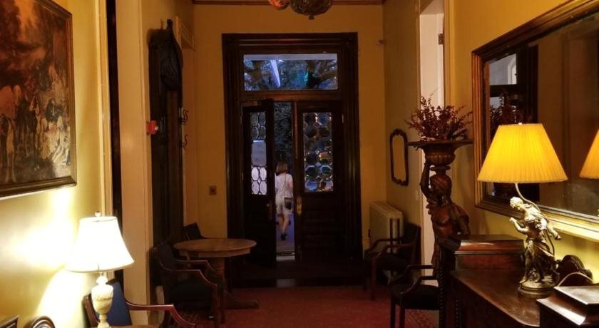 The Columns Hotel - photo 6