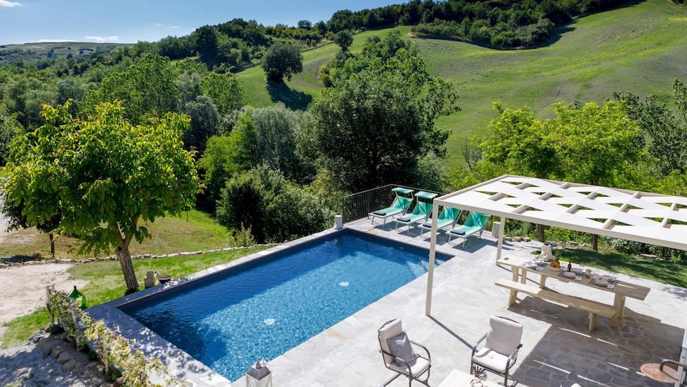 Villa Mia 6 Emma Villas — 4-Star Luxury Hotel in Mercato Saraceno, Italy