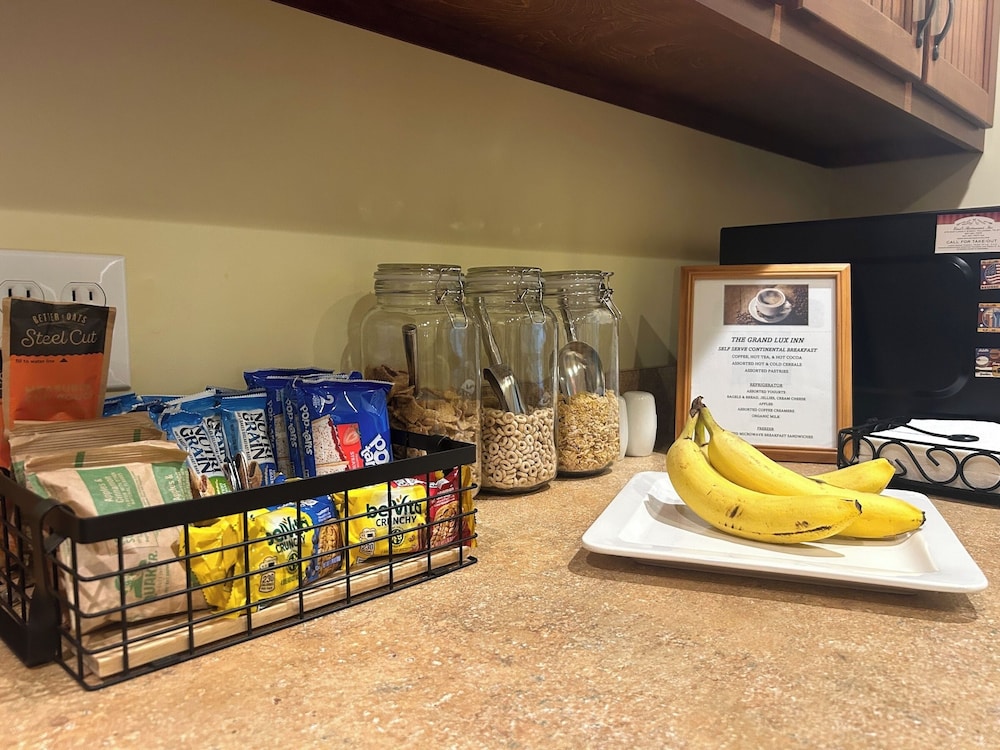 Grand Lux Inn - photo 37