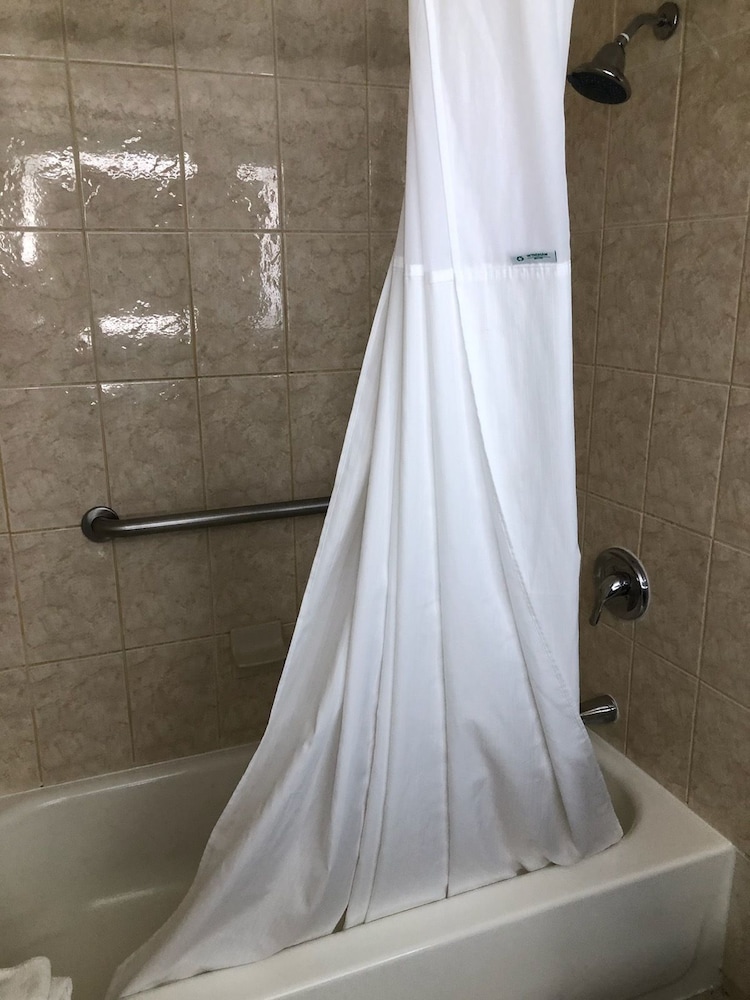 Howard Johnson by Wyndham Winter Haven FL - photo 42