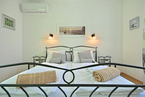 Stone Villa Zahara — 4-Star Luxury Hotel in Liznjan, Croatia