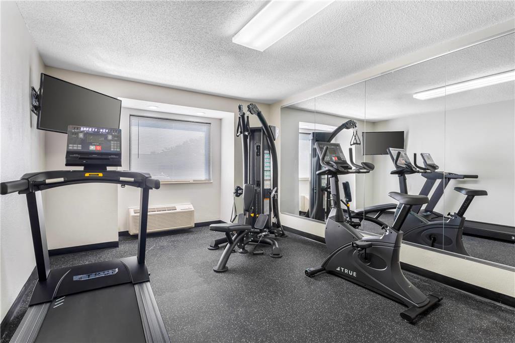 Quality Inn & Suites - photo 23