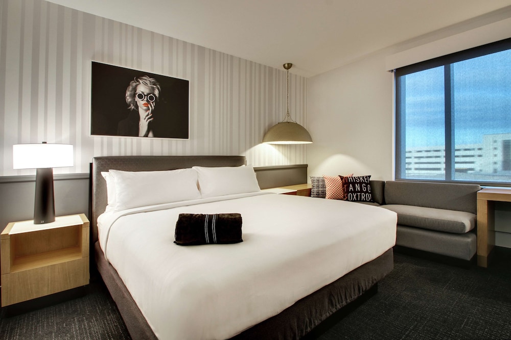 The Rose Chicago Tapestry Collection by Hilton - photo 31