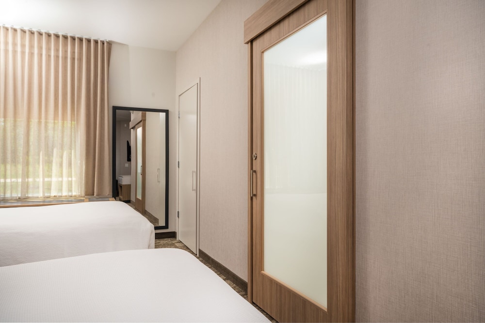 SpringHill Suites by Marriott Kenosha - photo 29