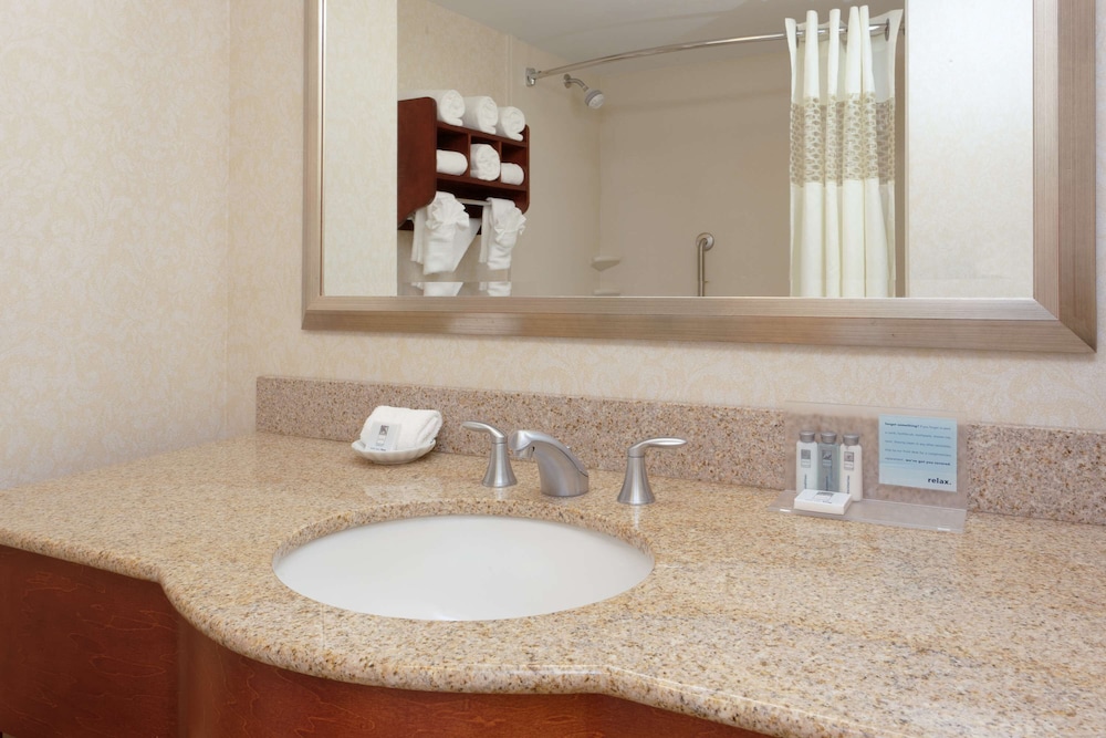 Hampton Inn Warrenton - photo 24