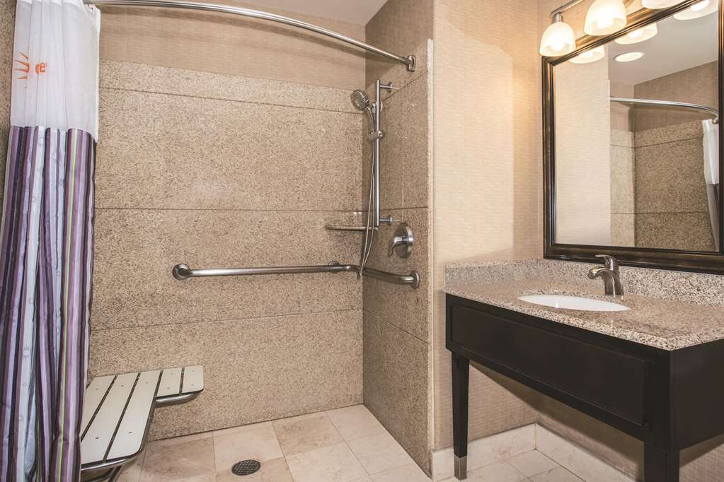 La Quinta Inn & Suites by Wyndham Ely - photo 18