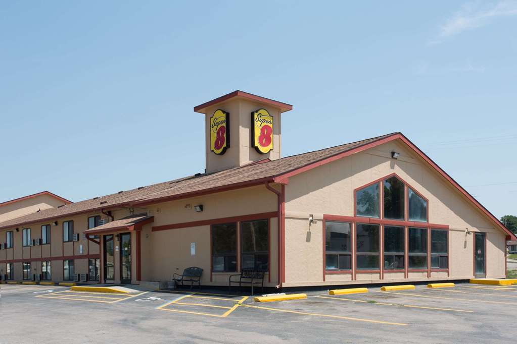 Super 8 by Wyndham Chadron NE - photo 3