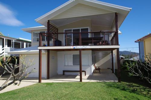 Beach Club 1 5 Gowing Street — hotel in Crescent Head