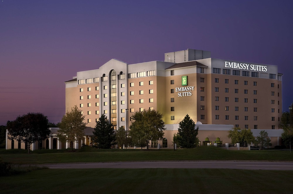 Embassy Suites by Hilton Kansas City International Airport - photo 72