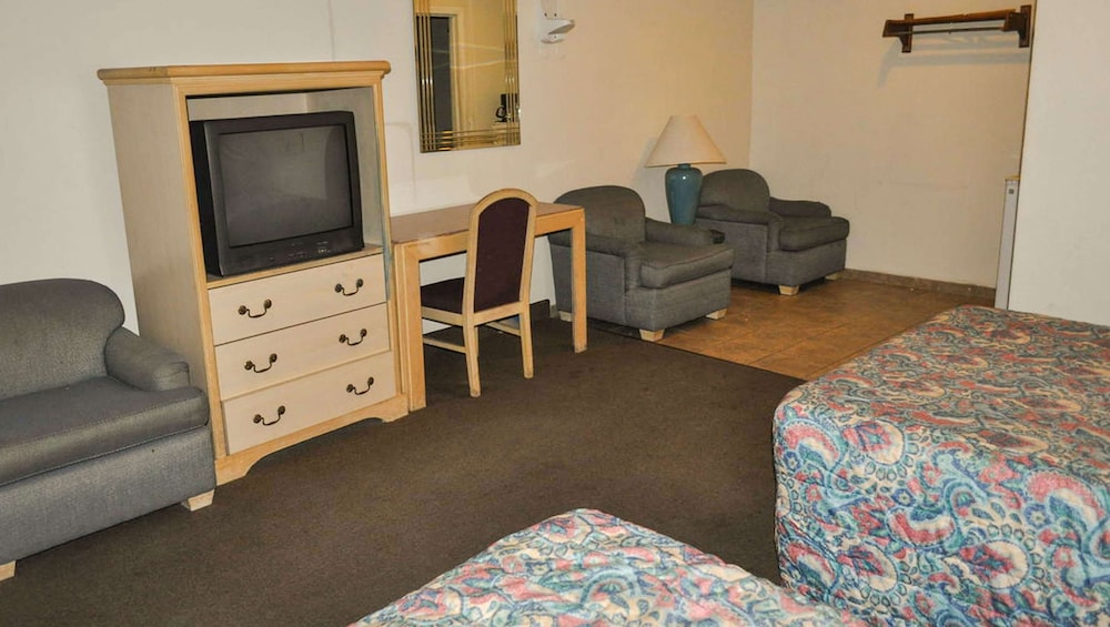 California Suites Motel - photo 2