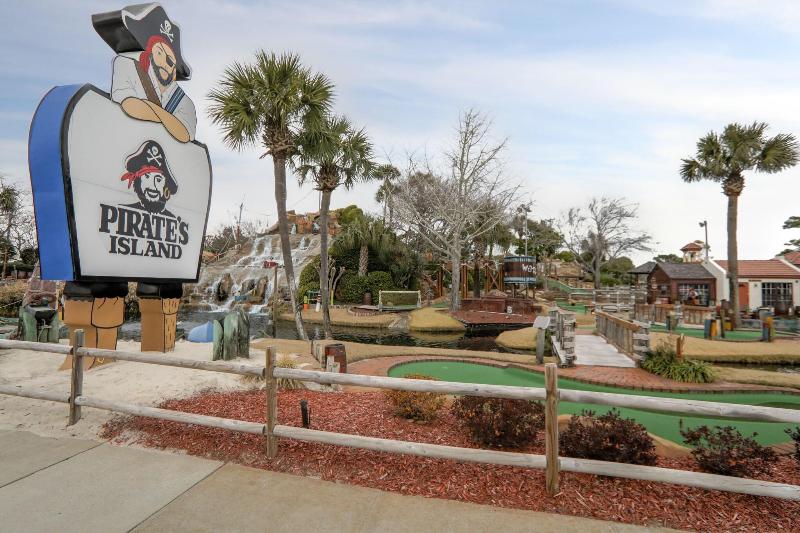 Red Roof Inn Panama City Beach - photo 6