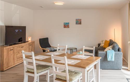 2 Bedroom Pet Friendly Home In Stapel — 4-Star Luxury Hotel in Suederstapel, Germany