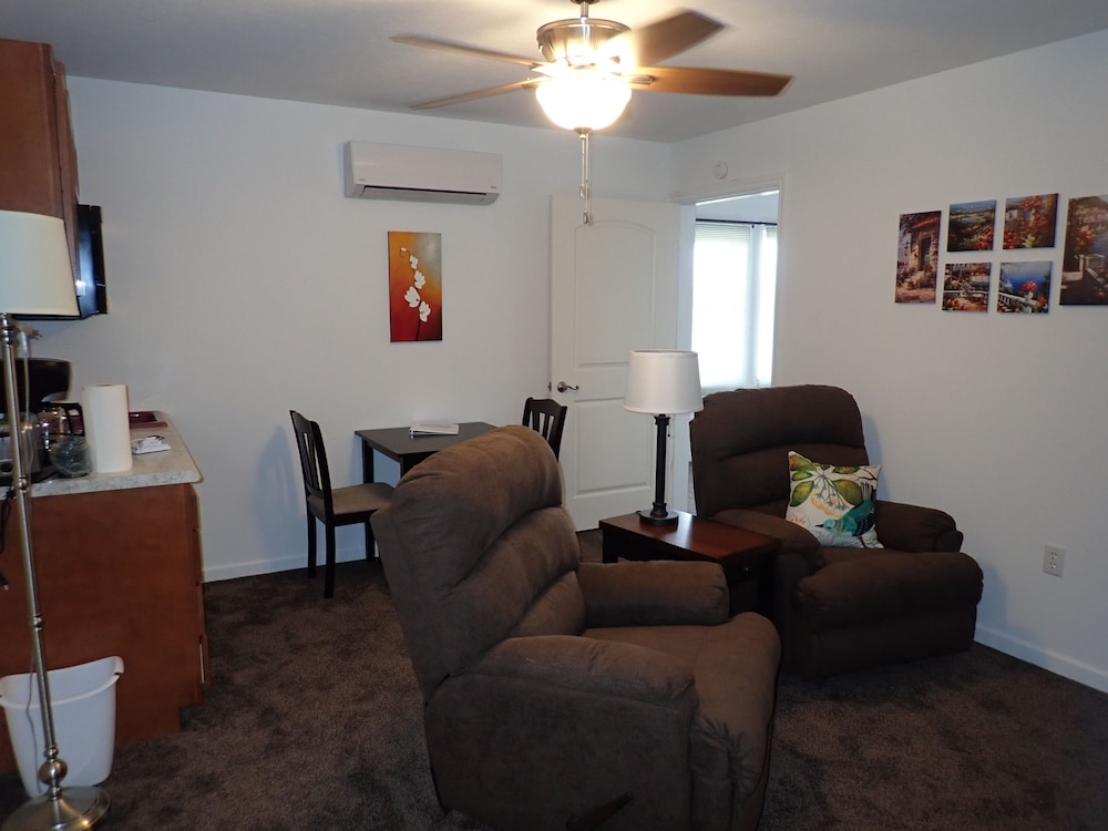 Pleasant Grove Inn - photo 6