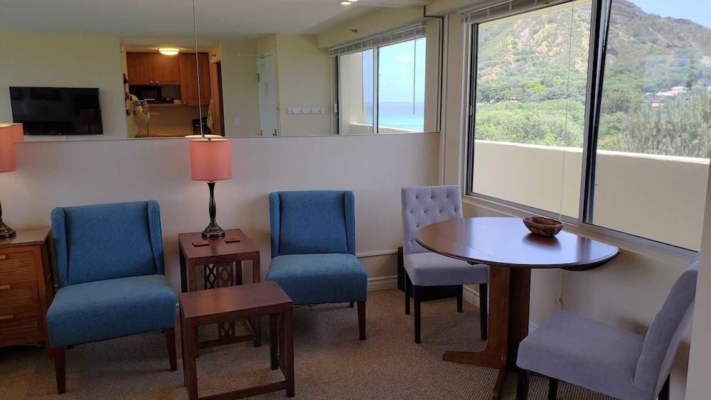 Diamond Head Beach Hotel 805 - photo 15