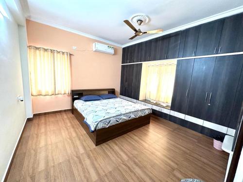 Servostay KPHB Phase 15 New Stunning 3 BHK 3rd Floor — 4-Star Luxury Hotel in Hyderabad, India